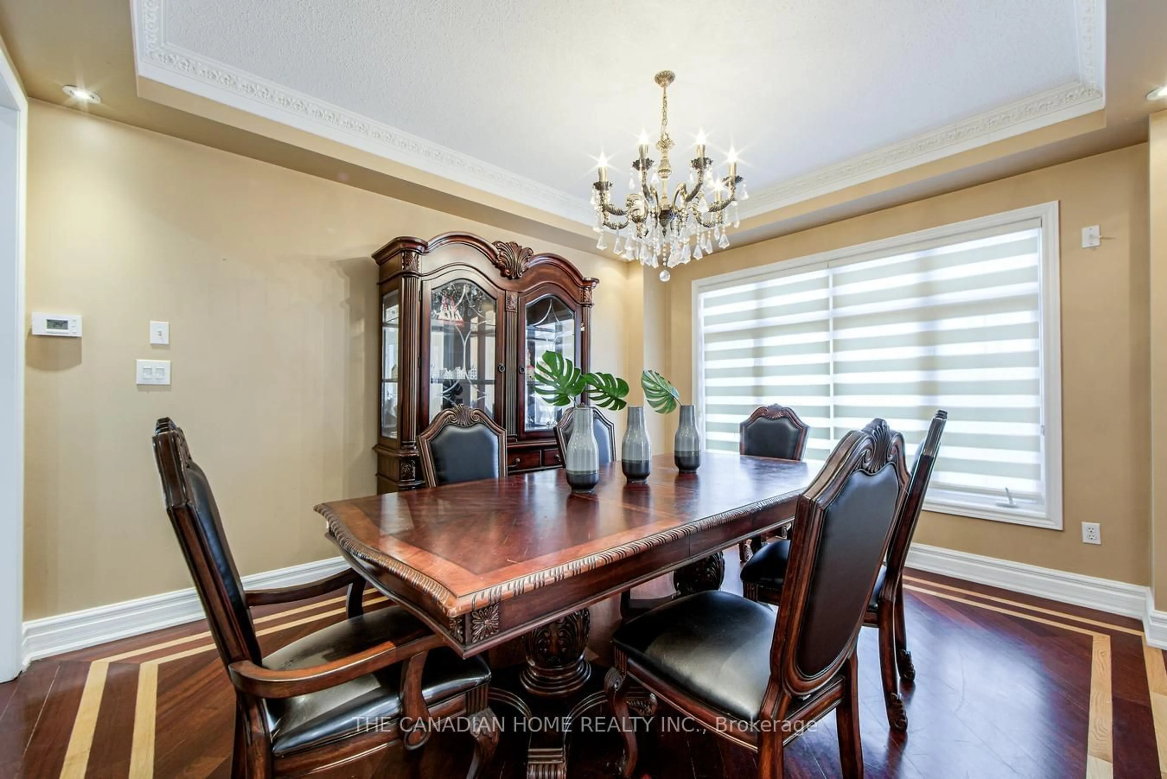 Dining room, wood/laminate floor for 3257 Weatherford Rd, Mississauga Ontario L5M 7X7