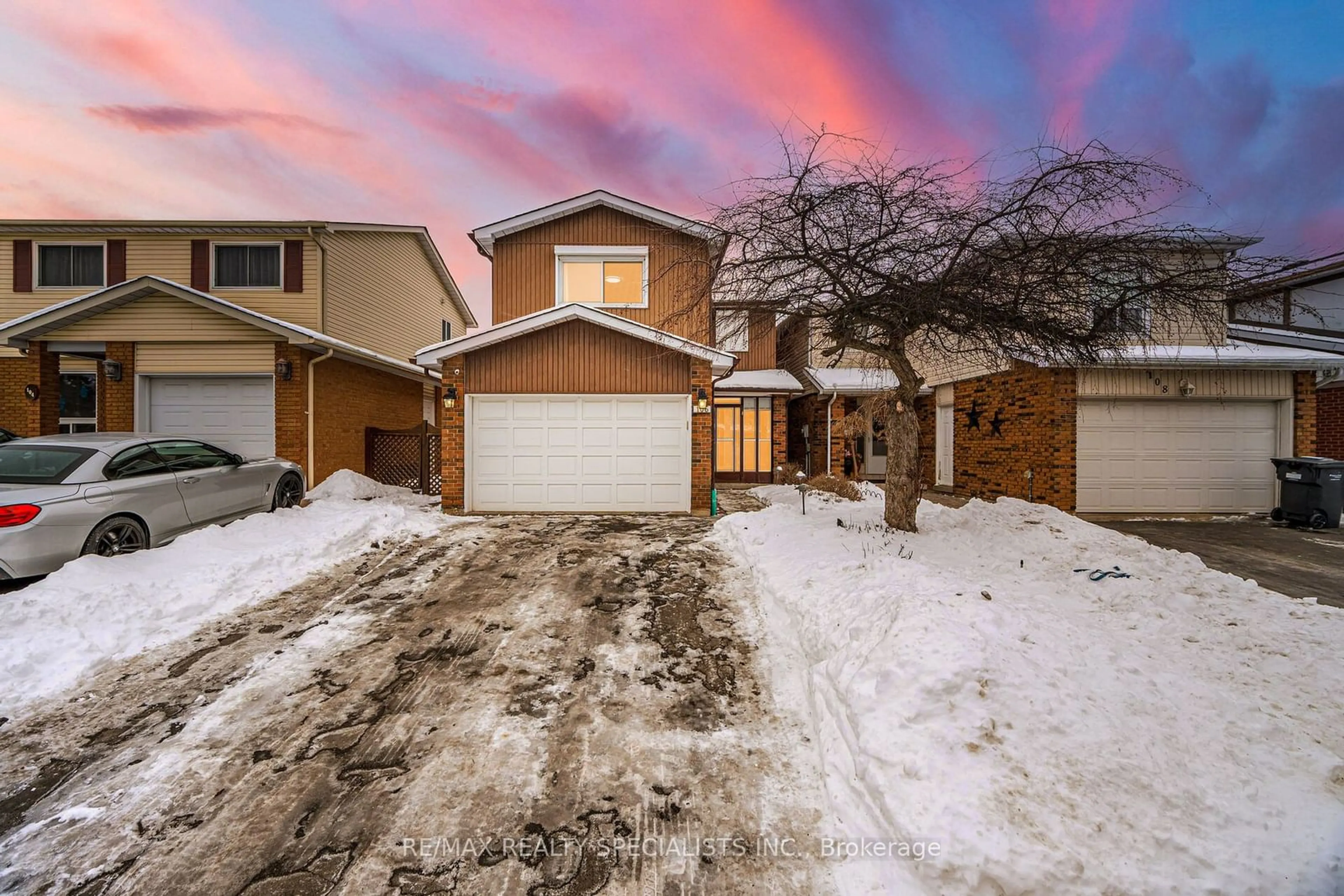 A pic from outside/outdoor area/front of a property/back of a property/a pic from drone, street for 106 Elderwood Pl, Brampton Ontario L6V 3N3