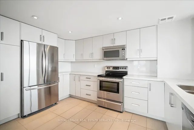 Additional property image - 8 Lisa St Unit 1707