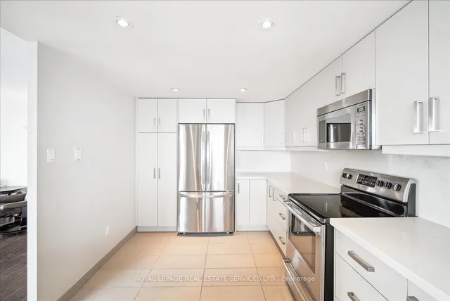 Additional property image - 8 Lisa St Unit 1707