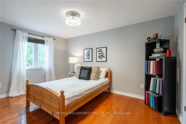 Additional property image - 3300 Lakeshore Rd