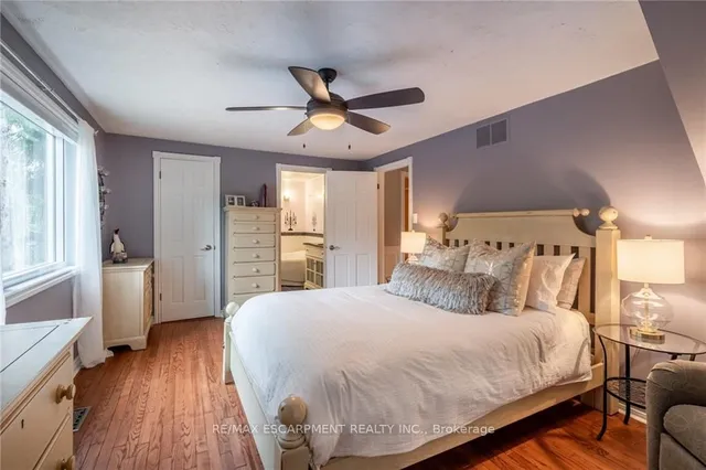 Additional property image - 3300 Lakeshore Rd