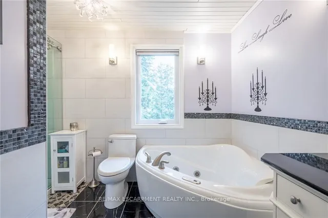 Additional property image - 3300 Lakeshore Rd