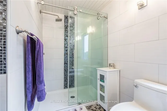 Additional property image - 3300 Lakeshore Rd