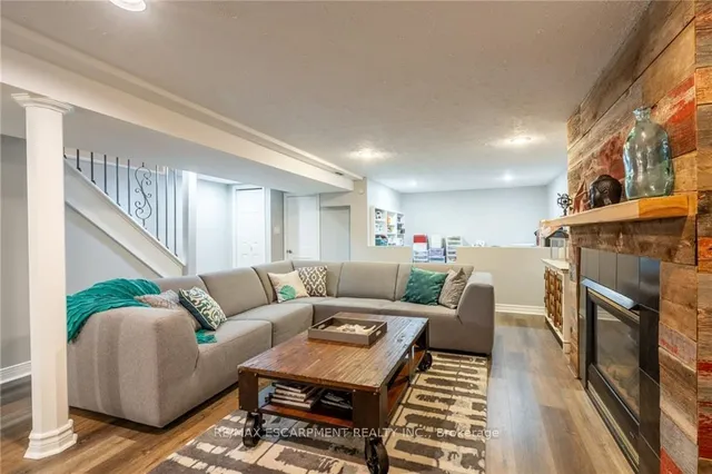 Additional property image - 3300 Lakeshore Rd