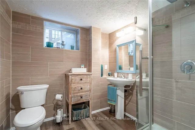 Additional property image - 3300 Lakeshore Rd