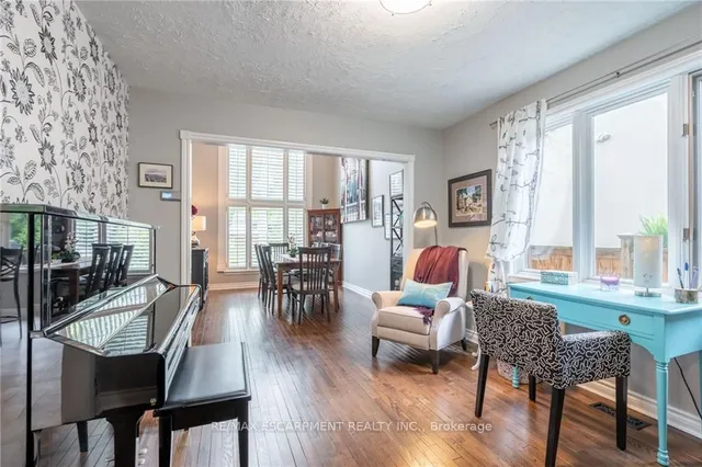Additional property image - 3300 Lakeshore Rd