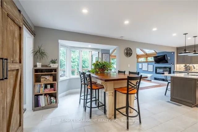 Additional property image - 3300 Lakeshore Rd