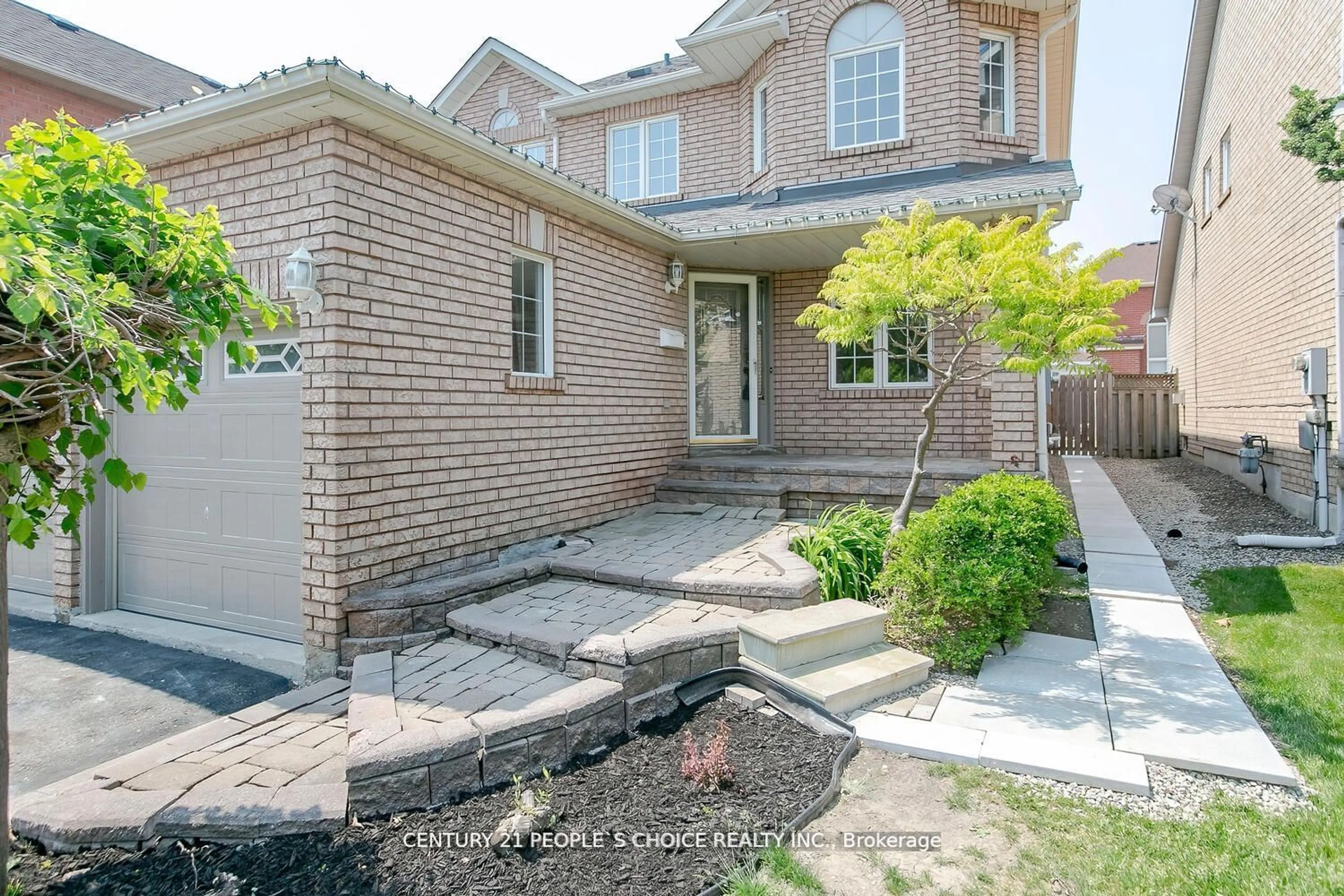 Home with brick exterior material, street for 46 Creekwood Dr, Brampton Ontario L7A 1J3