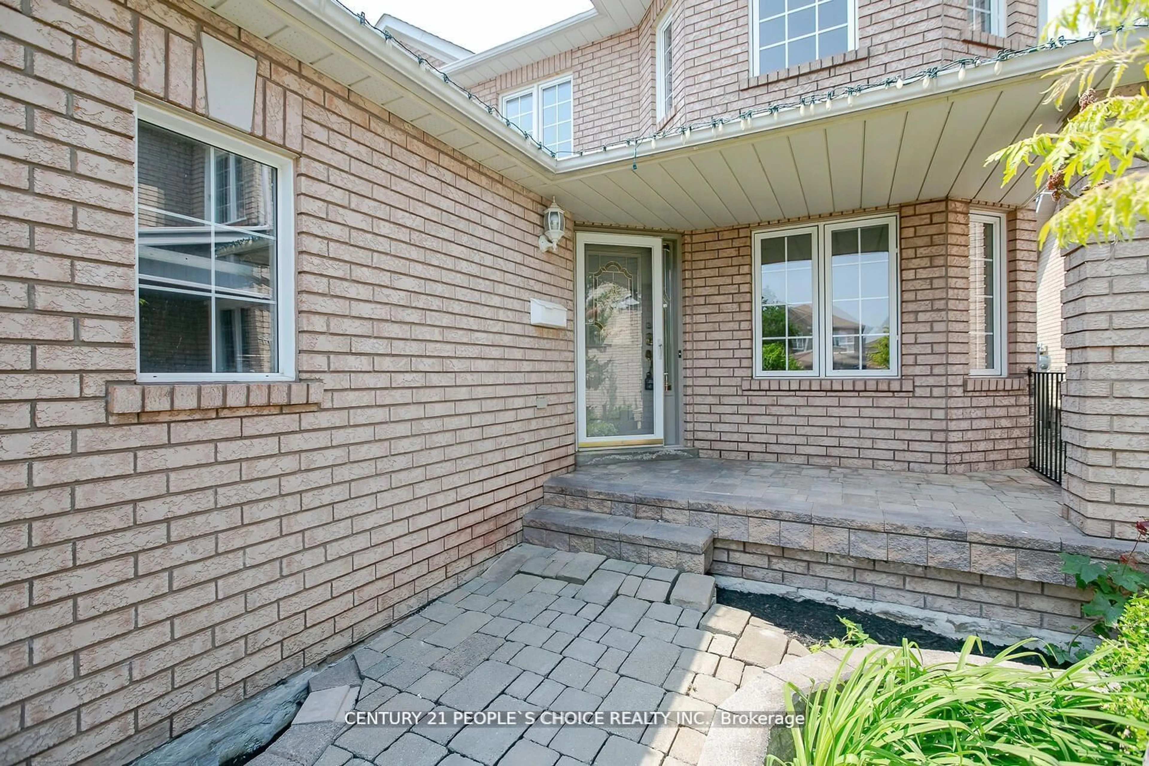 Home with brick exterior material, street for 46 Creekwood Dr, Brampton Ontario L7A 1J3