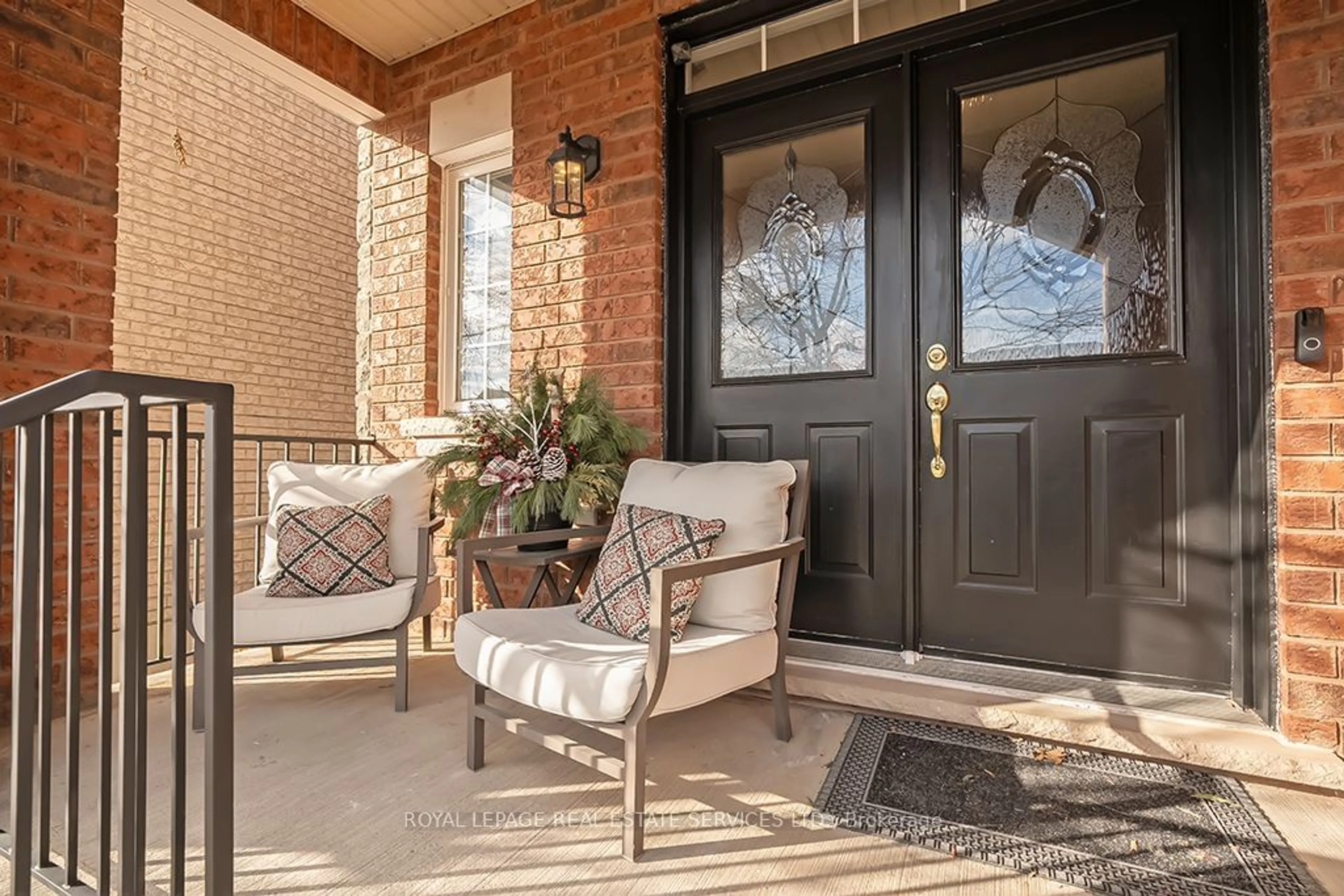 Indoor entryway for 2385 Sequoia Way, Oakville Ontario L6M 4V5