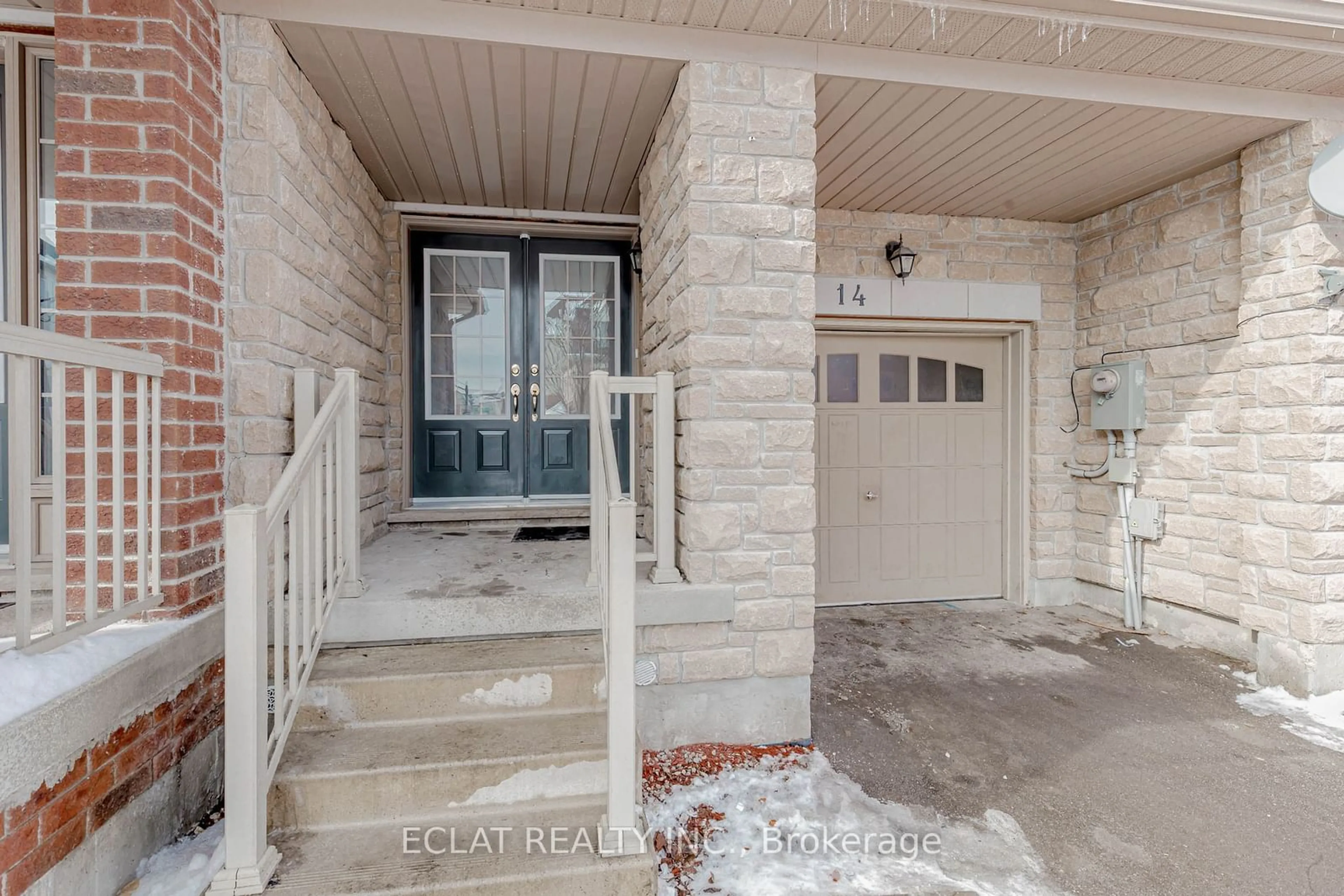 Indoor entryway for 14 Tollgate St, Brampton Ontario L6Z 0J1