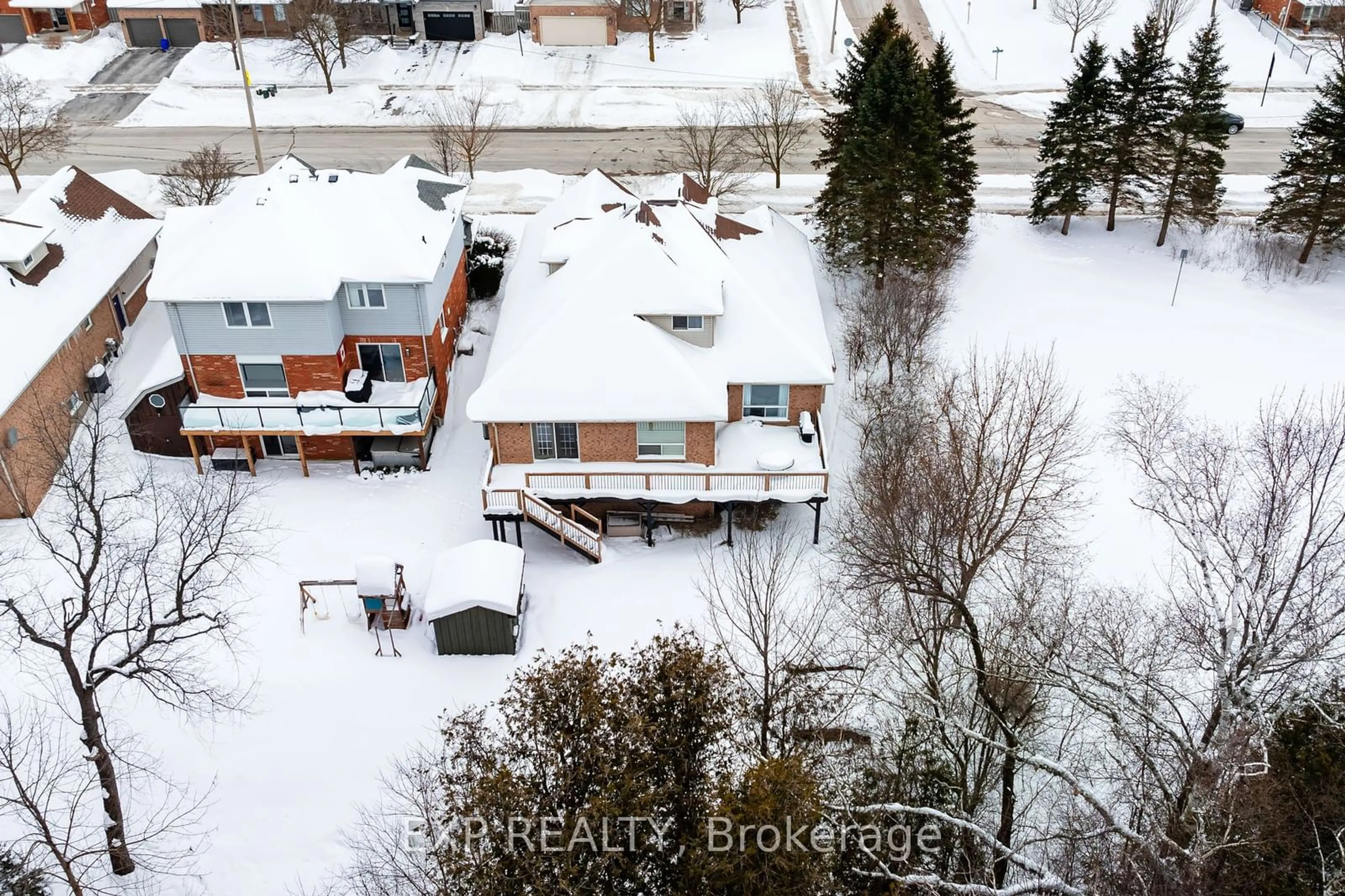 A pic from outside/outdoor area/front of a property/back of a property/a pic from drone, city buildings view from balcony for 19 Alder St, Orangeville Ontario L9W 5A3