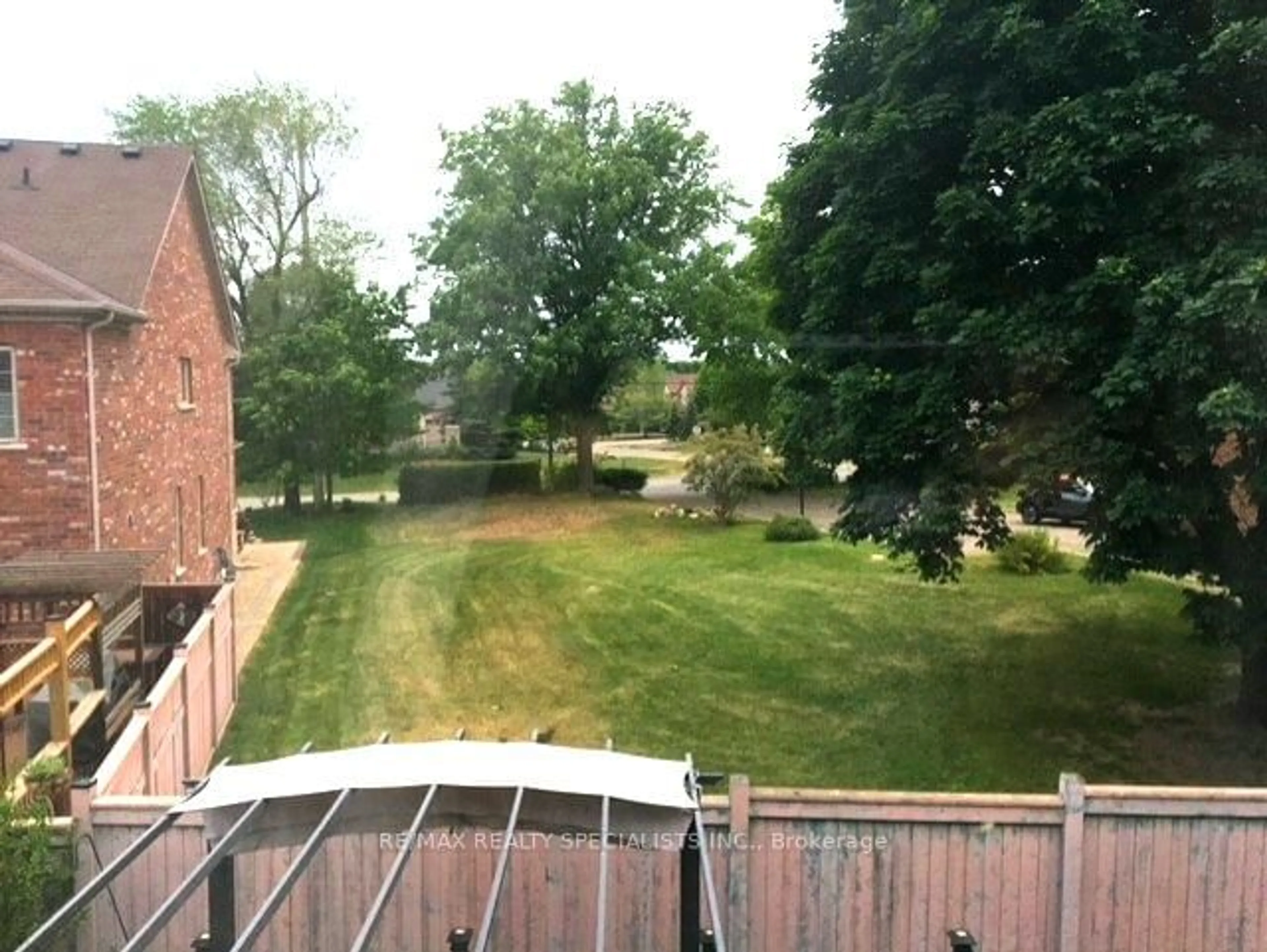 A pic from outside/outdoor area/front of a property/back of a property/a pic from drone, unknown for 142 Lloyd Sanderson Dr, Brampton Ontario L7Y 0Z9