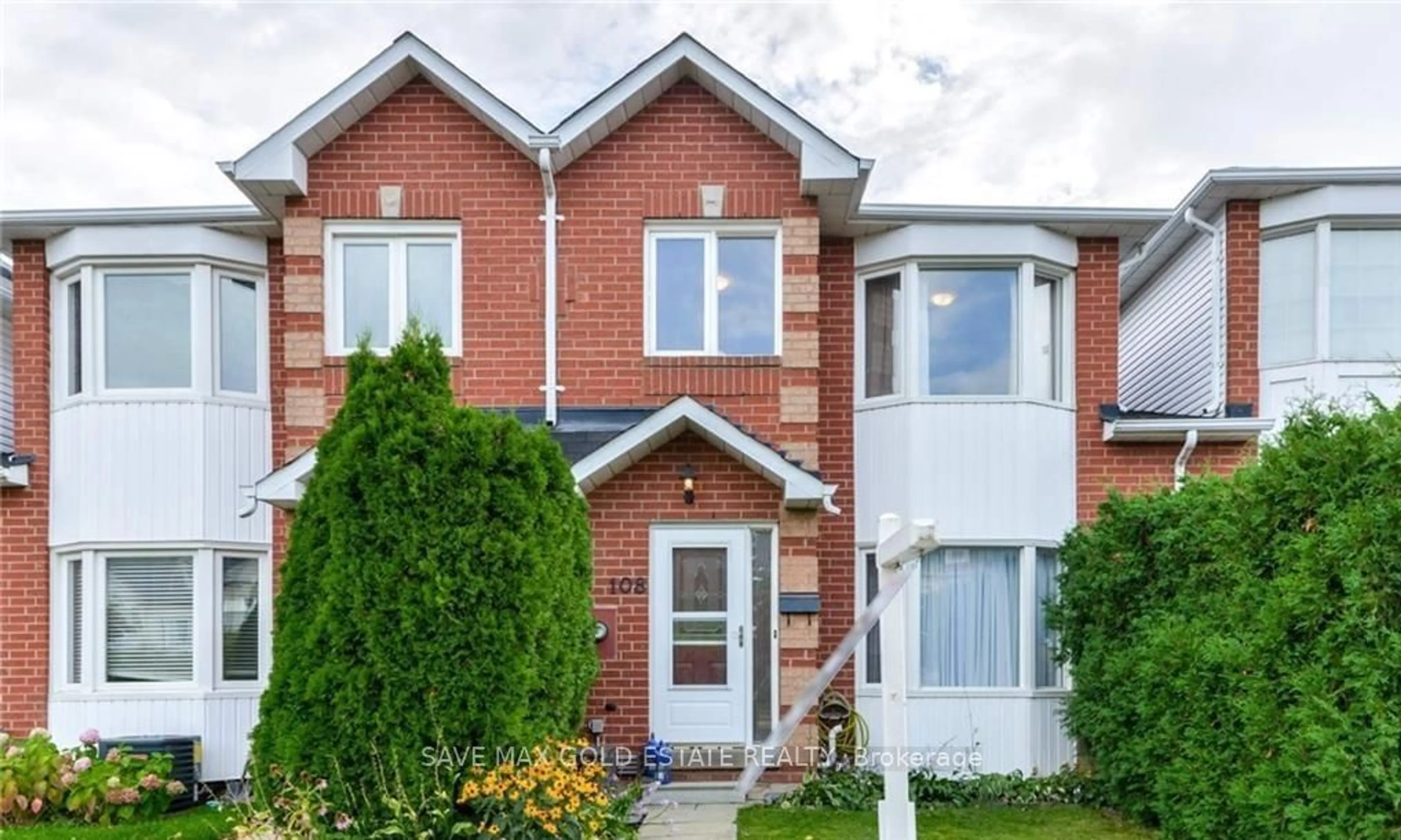 Home with brick exterior material, street for 108 GLENASHTON Dr, Oakville Ontario L6H 6G3