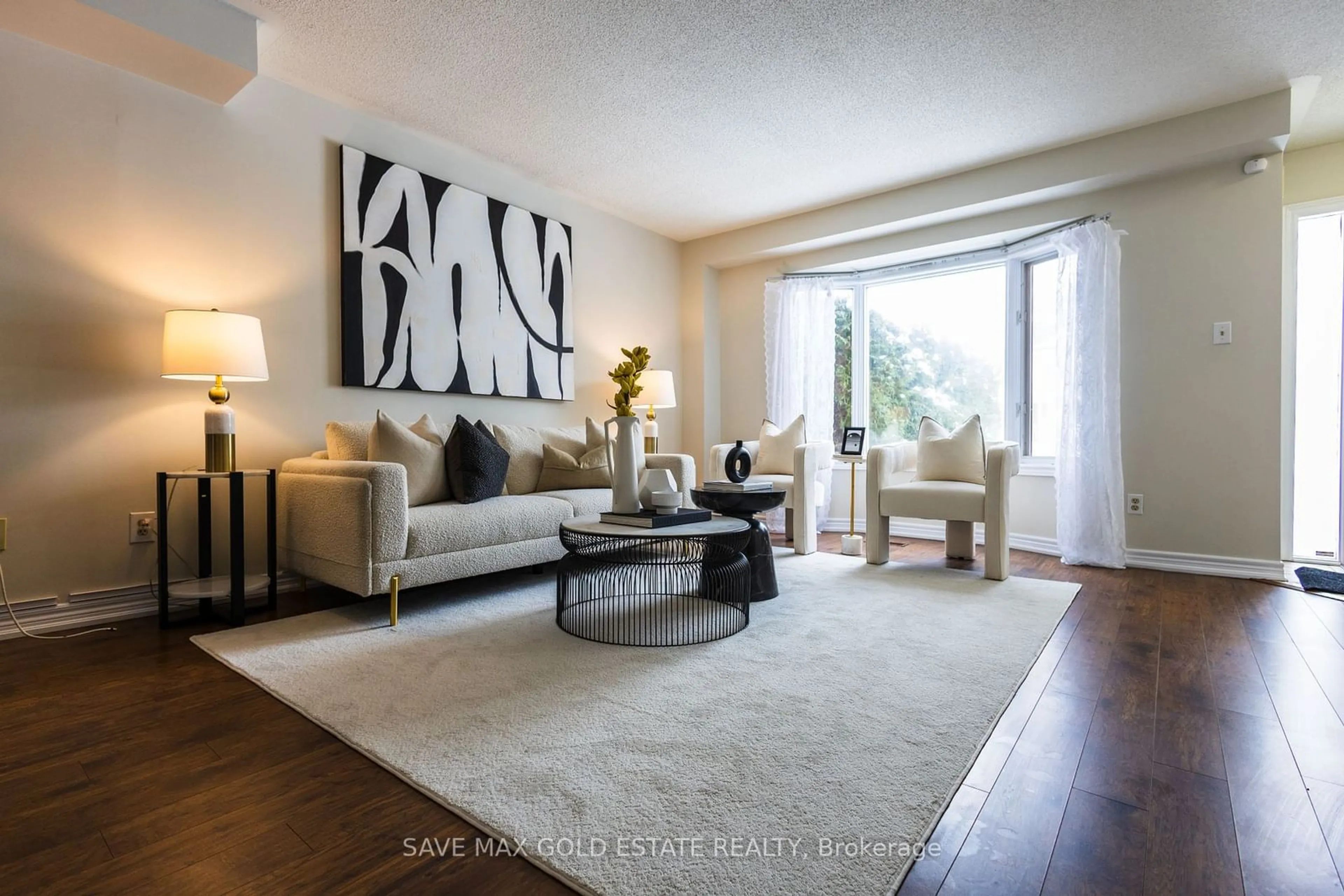 Living room with furniture, unknown for 108 GLENASHTON Dr, Oakville Ontario L6H 6G3