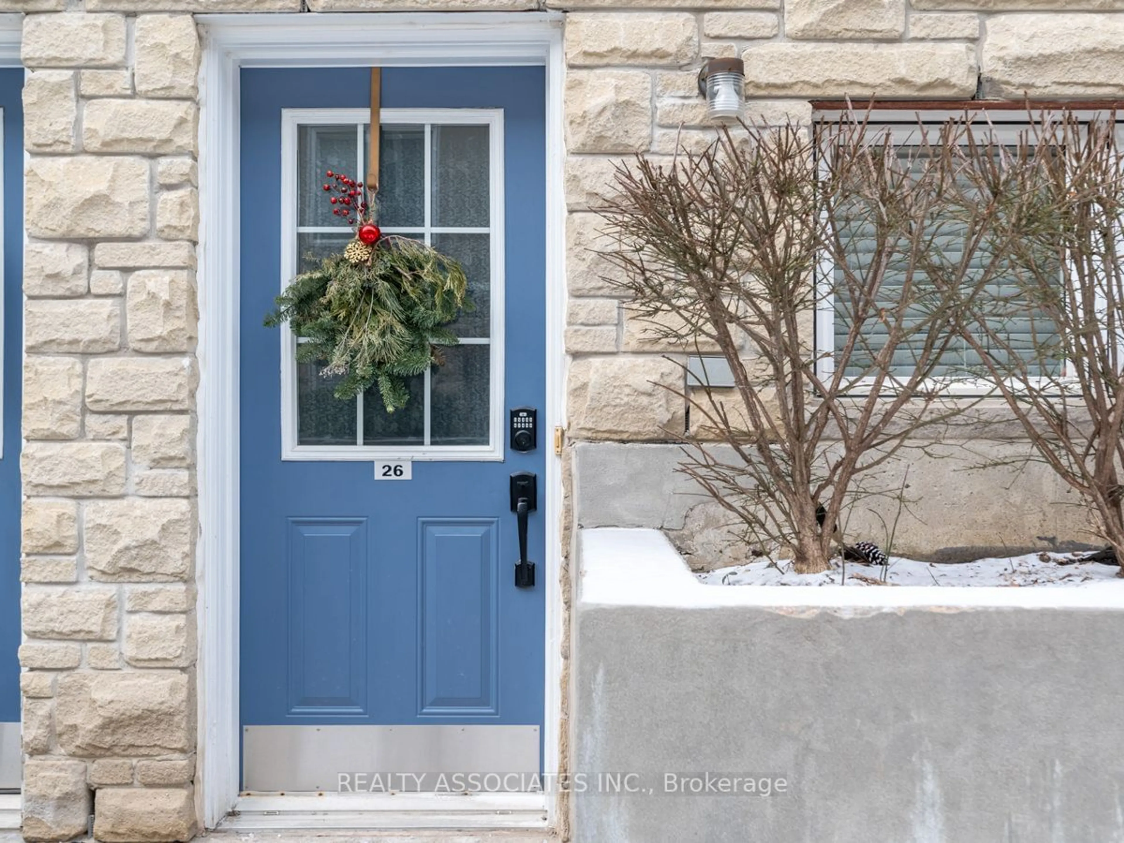 Indoor entryway for 31 Foundry Ave #26, Toronto Ontario M6H 4K7