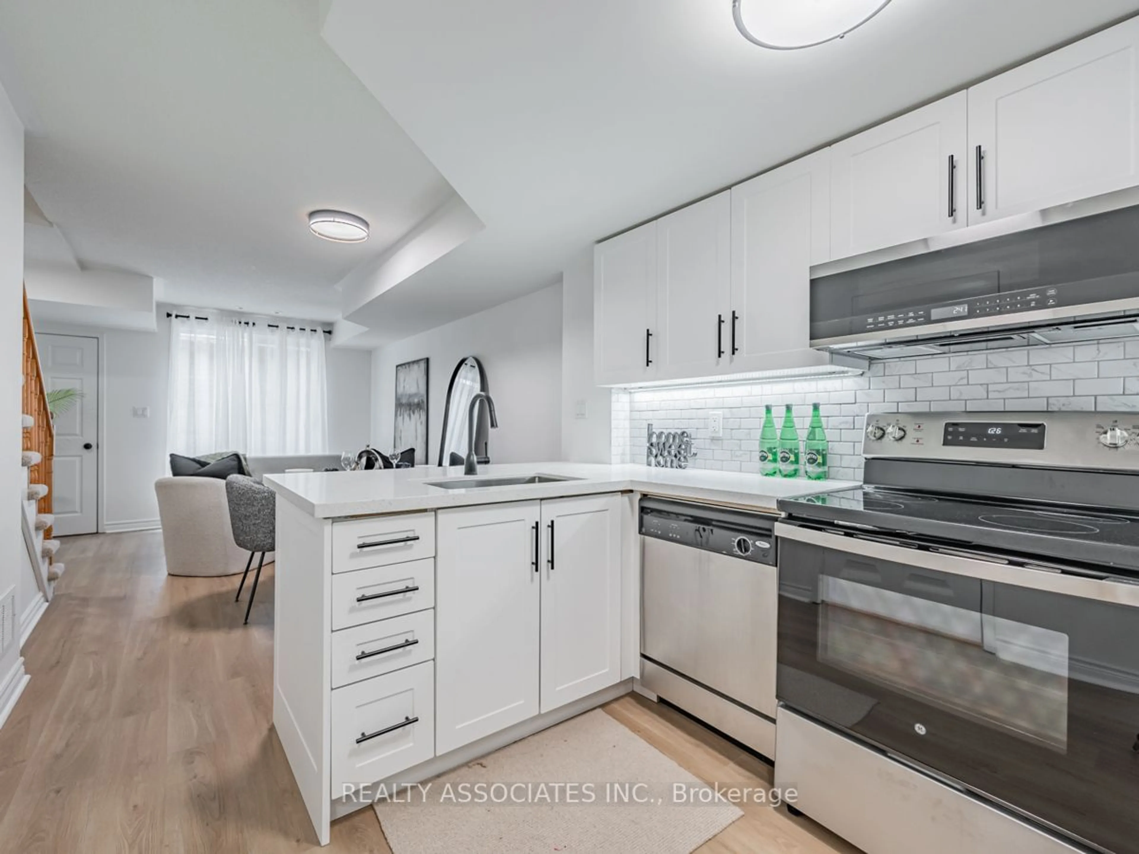 Open concept kitchen, unknown for 31 Foundry Ave #26, Toronto Ontario M6H 4K7