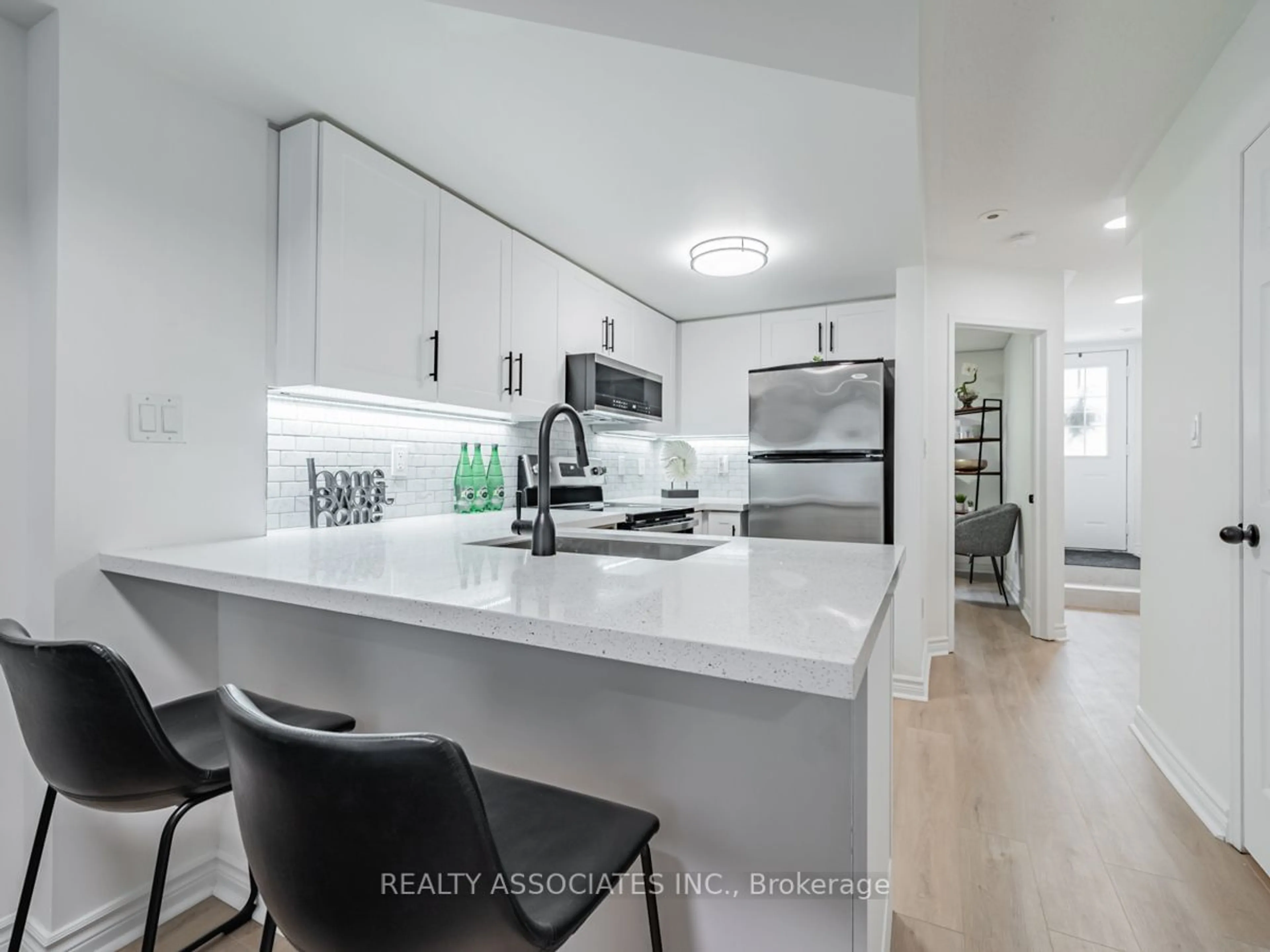 Open concept kitchen, unknown for 31 Foundry Ave #26, Toronto Ontario M6H 4K7