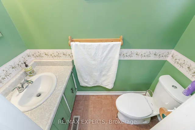 Additional property image - 28 Traverston Crt