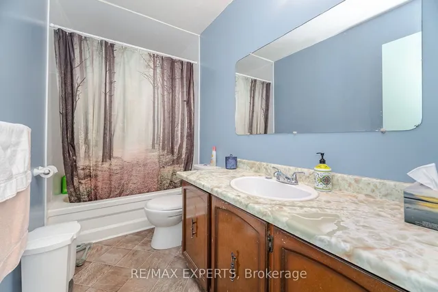 Additional property image - 28 Traverston Crt