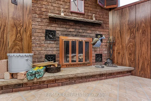 Additional property image - 28 Traverston Crt