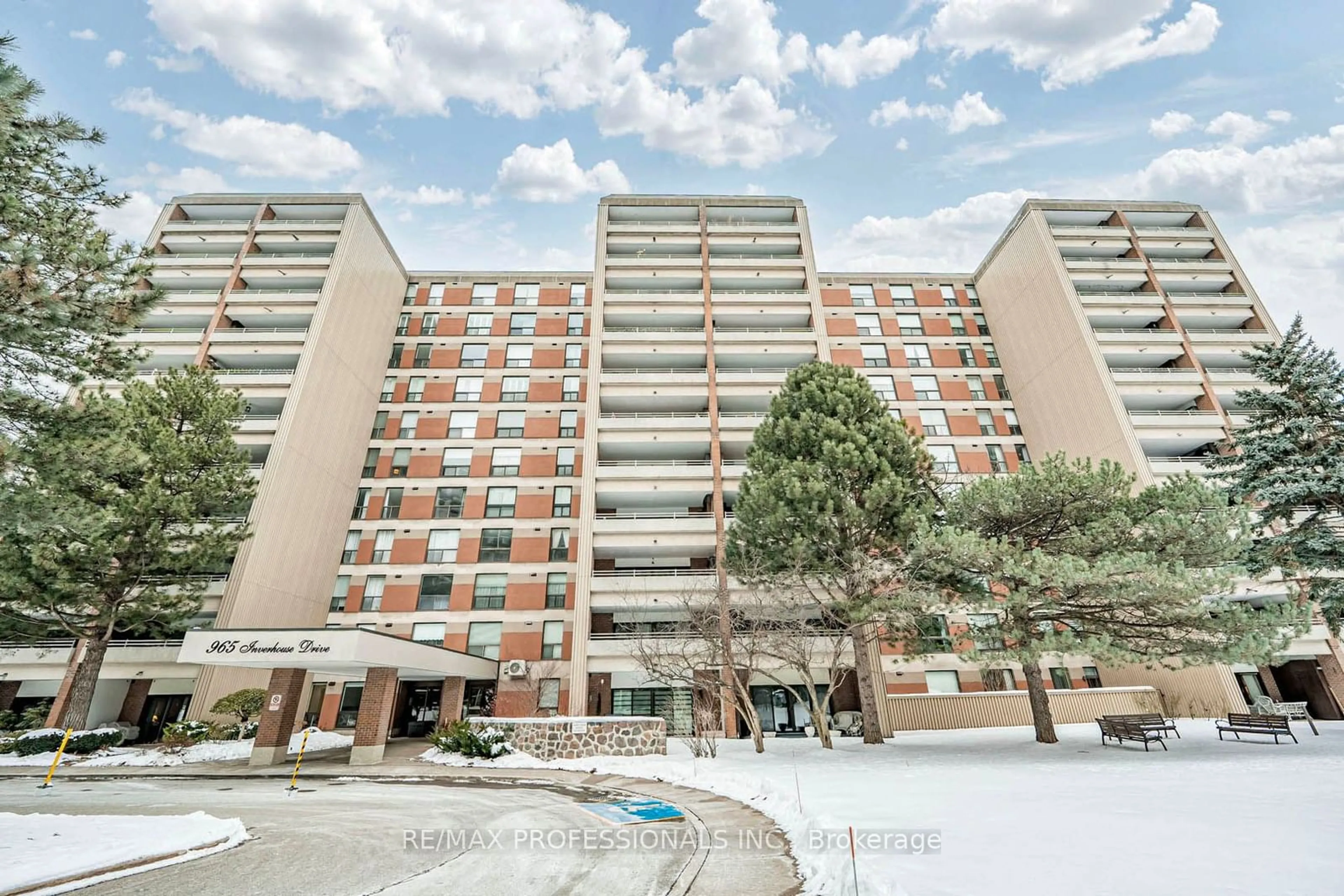 Unknown for 965 Inverhouse Dr #608, Mississauga Ontario L5J 4B4