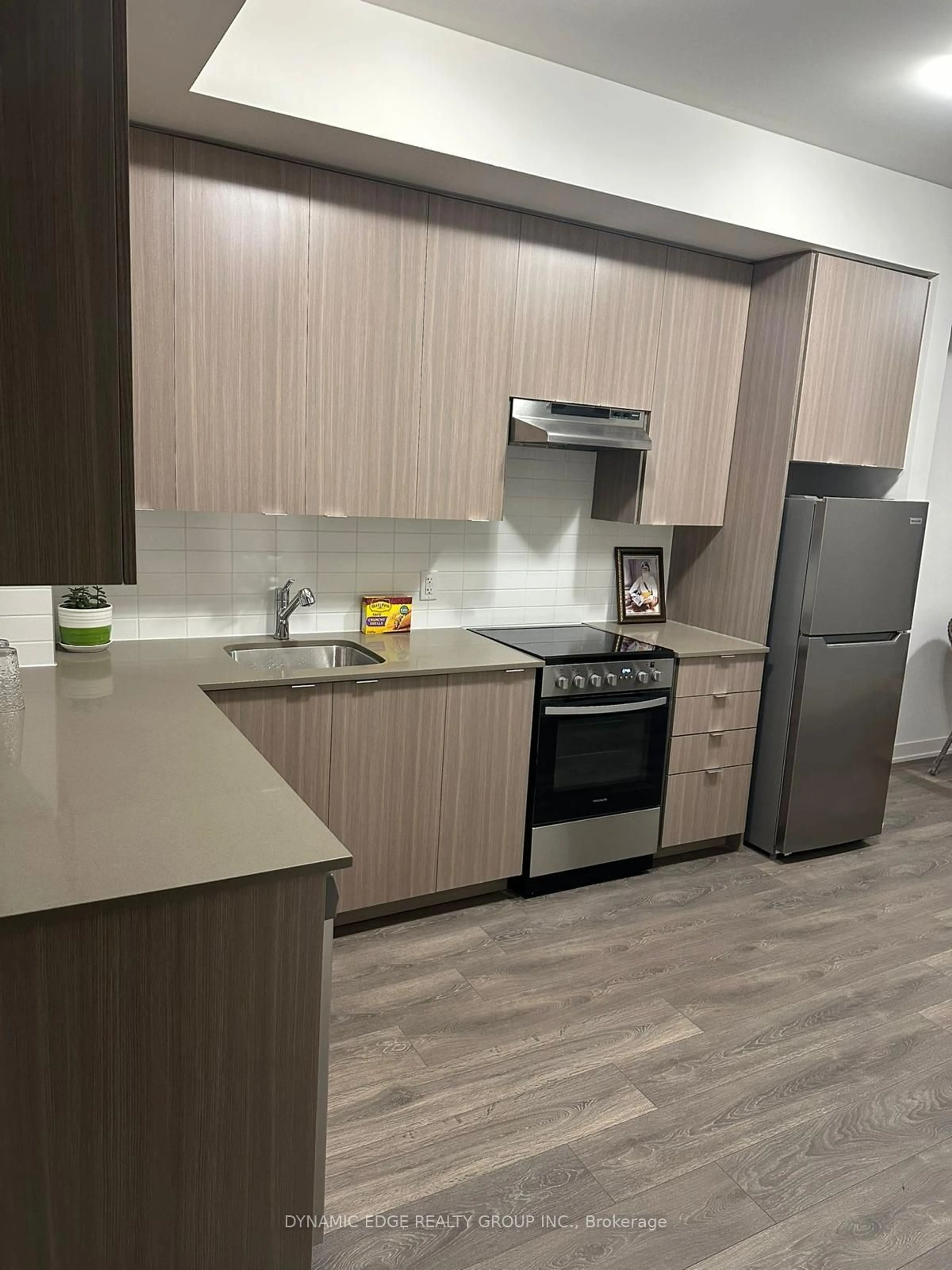 Standard kitchen, wood/laminate floor for 62 Sky Harbour Dr #407, Brampton Ontario L6Y 6J2