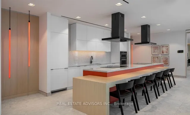 Additional property image - 36 Zorra St Unit 502