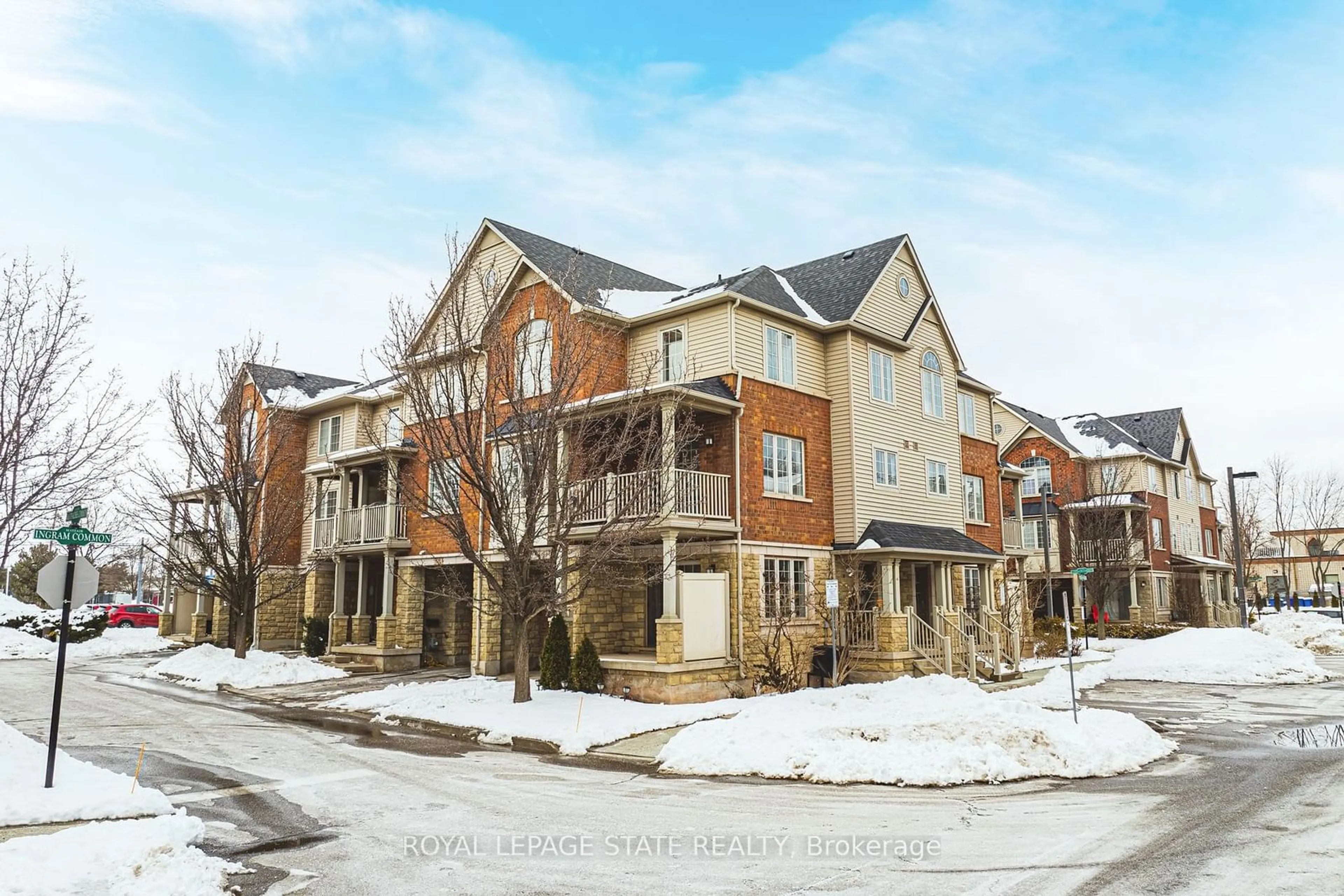 A pic from outside/outdoor area/front of a property/back of a property/a pic from drone, street for 623 Mcconachie, Burlington Ontario L7L 0E1