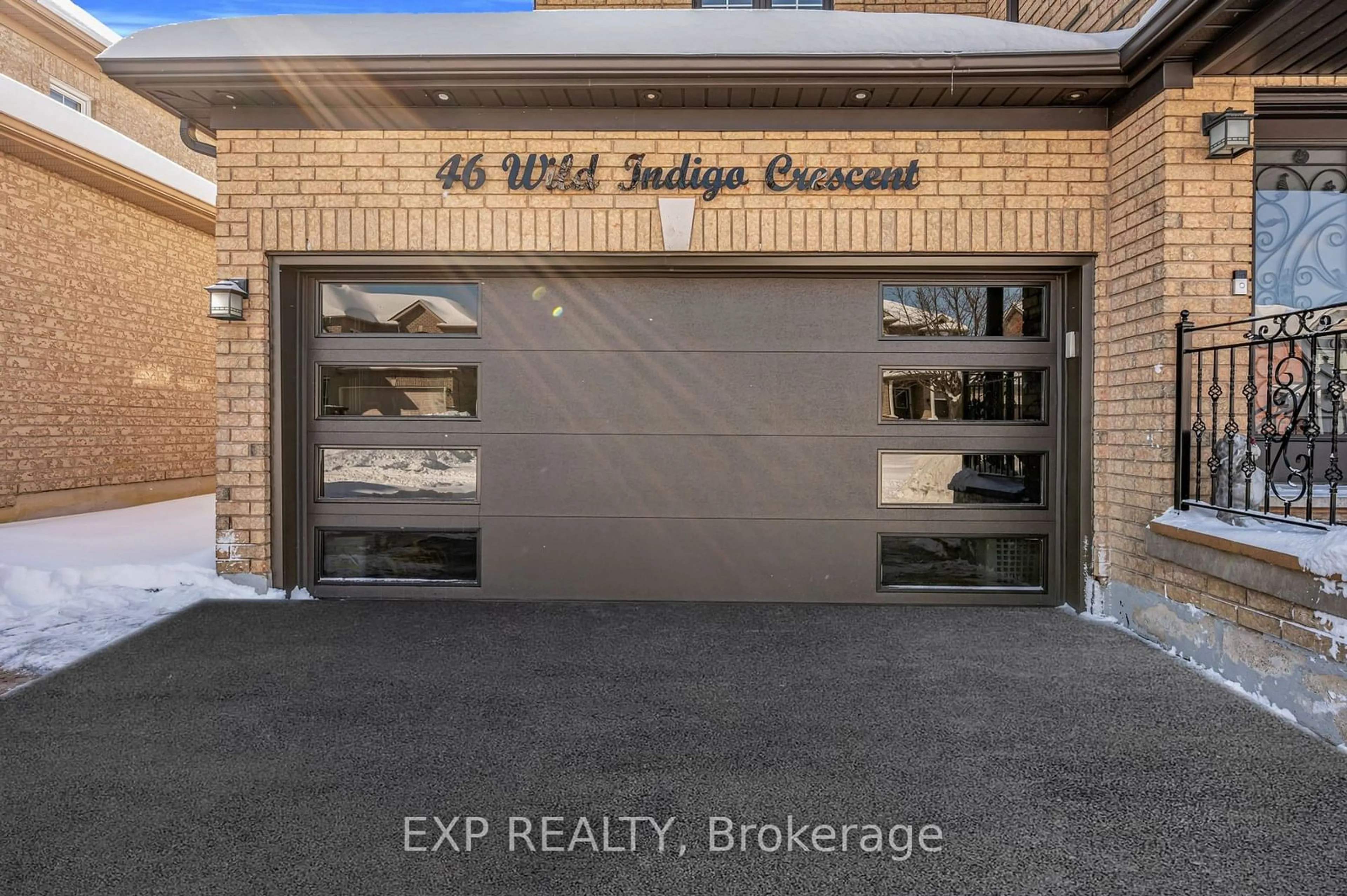 Indoor garage for 46 Wild Indigo Cres, Brampton Ontario L6R 2J9