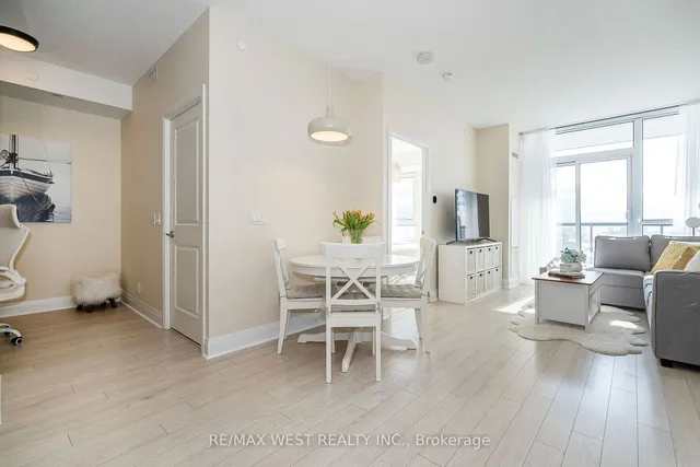 Additional property image - 15 Zorra St Unit 605