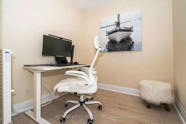 Additional property image - 15 Zorra St Unit 605