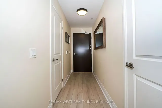 Additional property image - 15 Zorra St Unit 605