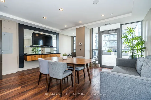 Additional property image - 15 Zorra St Unit 605