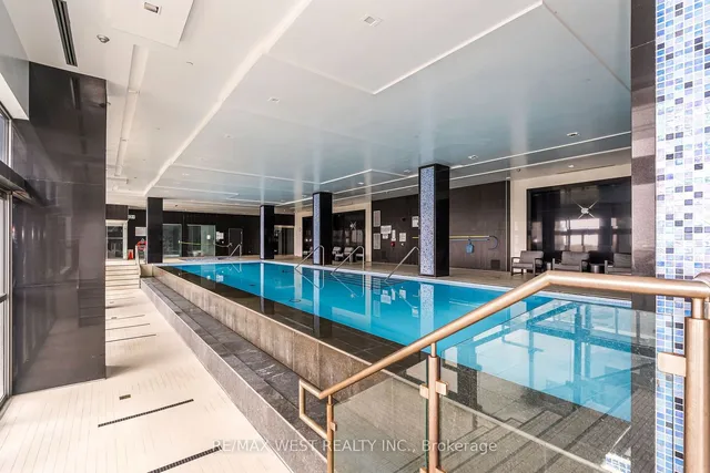 Additional property image - 15 Zorra St Unit 605