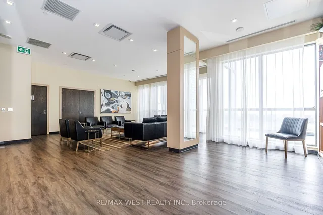Additional property image - 15 Zorra St Unit 605