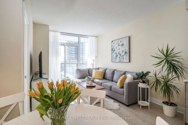 Additional property image - 15 Zorra St Unit 605