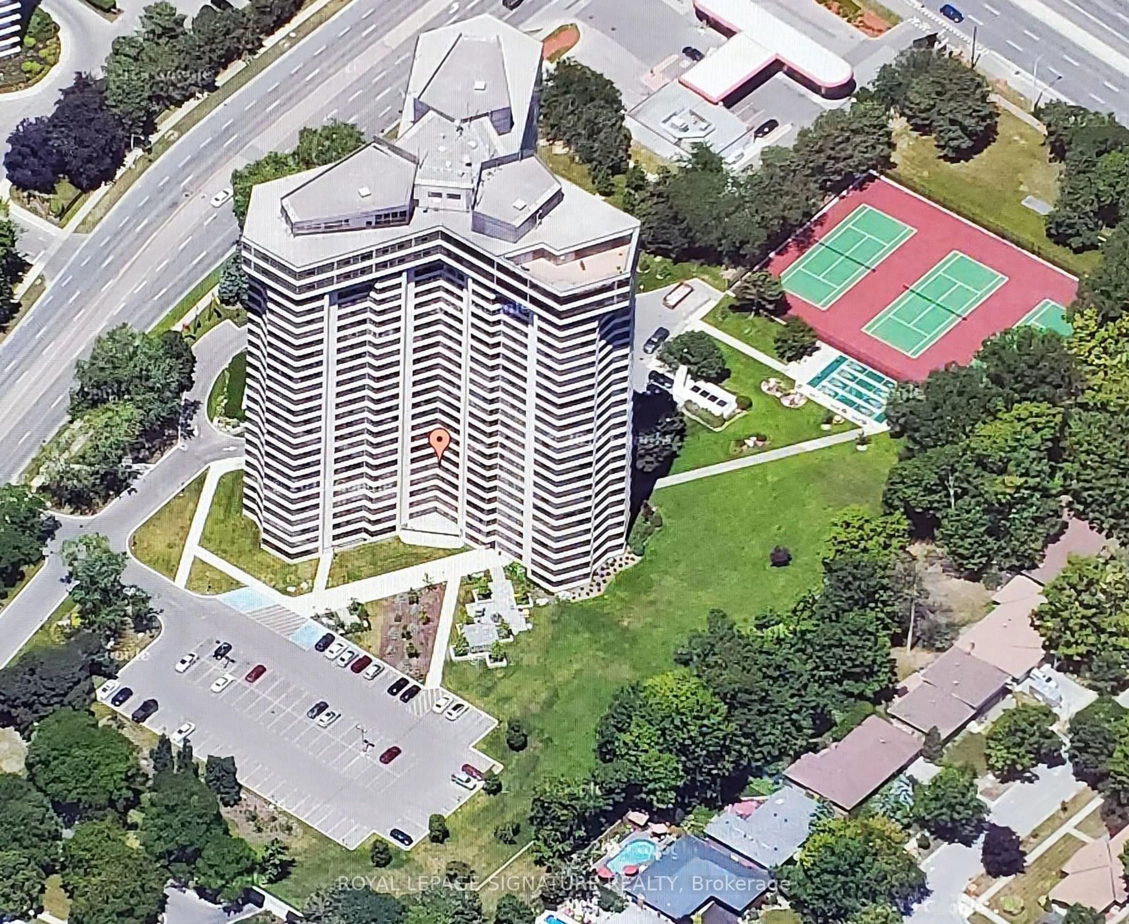 A pic from outside/outdoor area/front of a property/back of a property/a pic from drone, building for 1300 Bloor St #203, Mississauga Ontario L4Y 3Z2