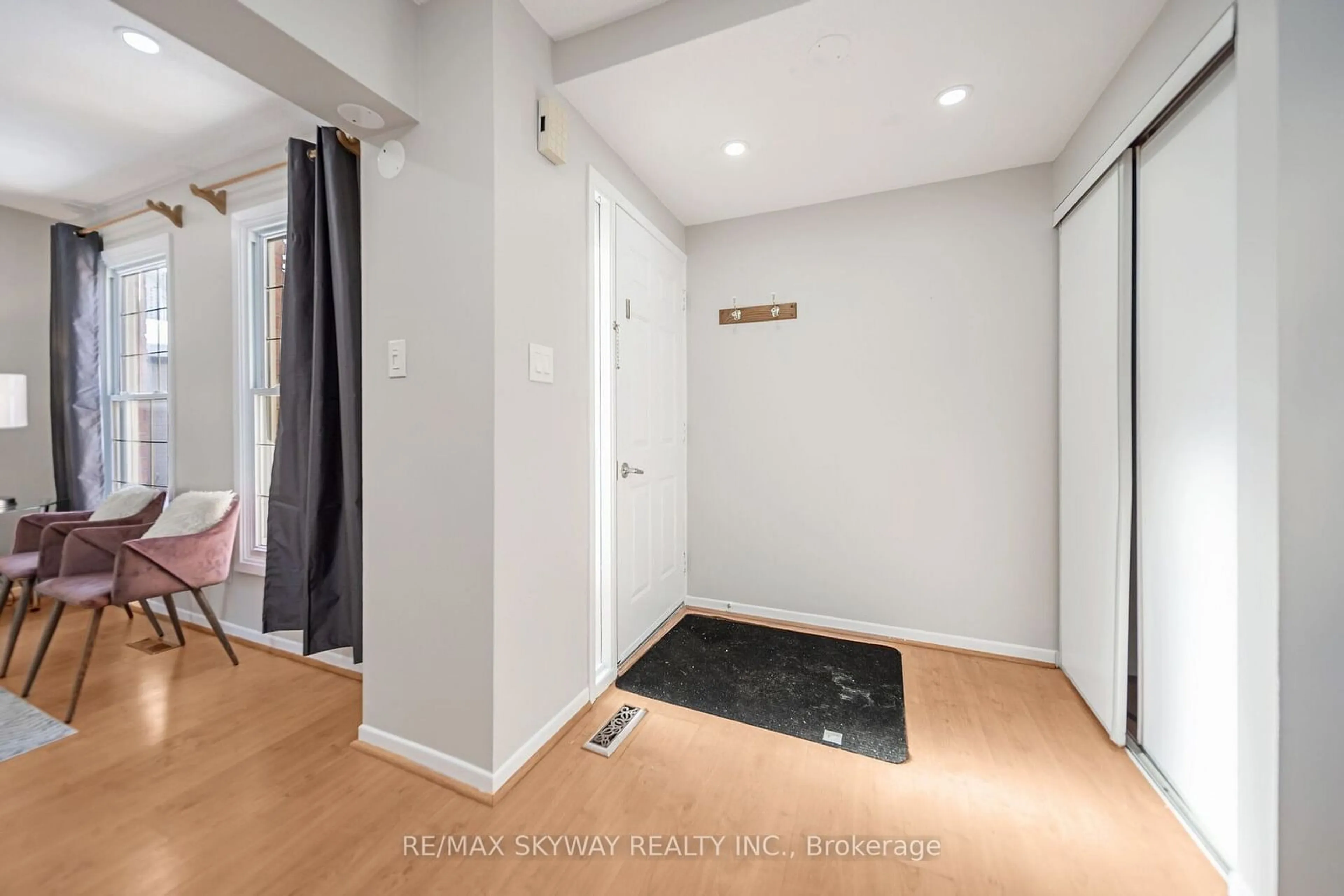 Indoor entryway for 50 Festoon Pl, Brampton Ontario L6T 4R4