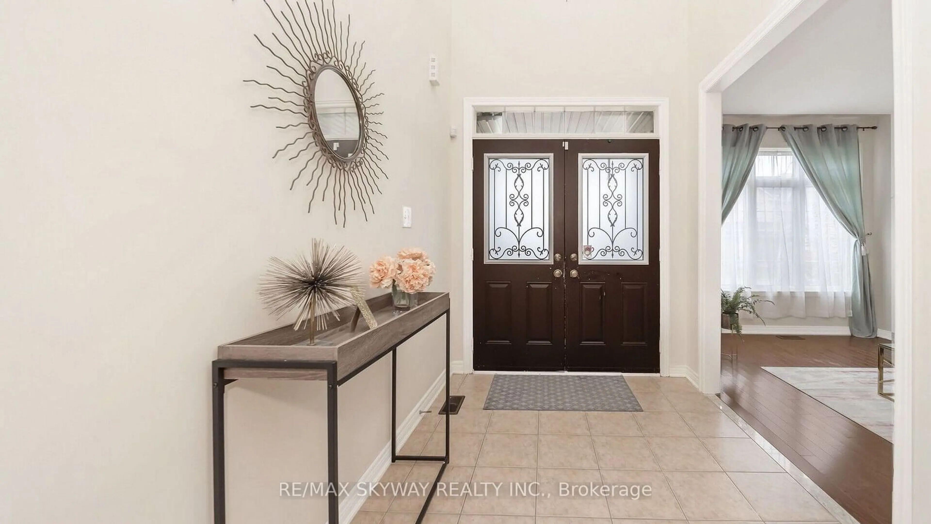 Indoor entryway for 5 Kerrigan Dr, Brampton Ontario L6R 0S4