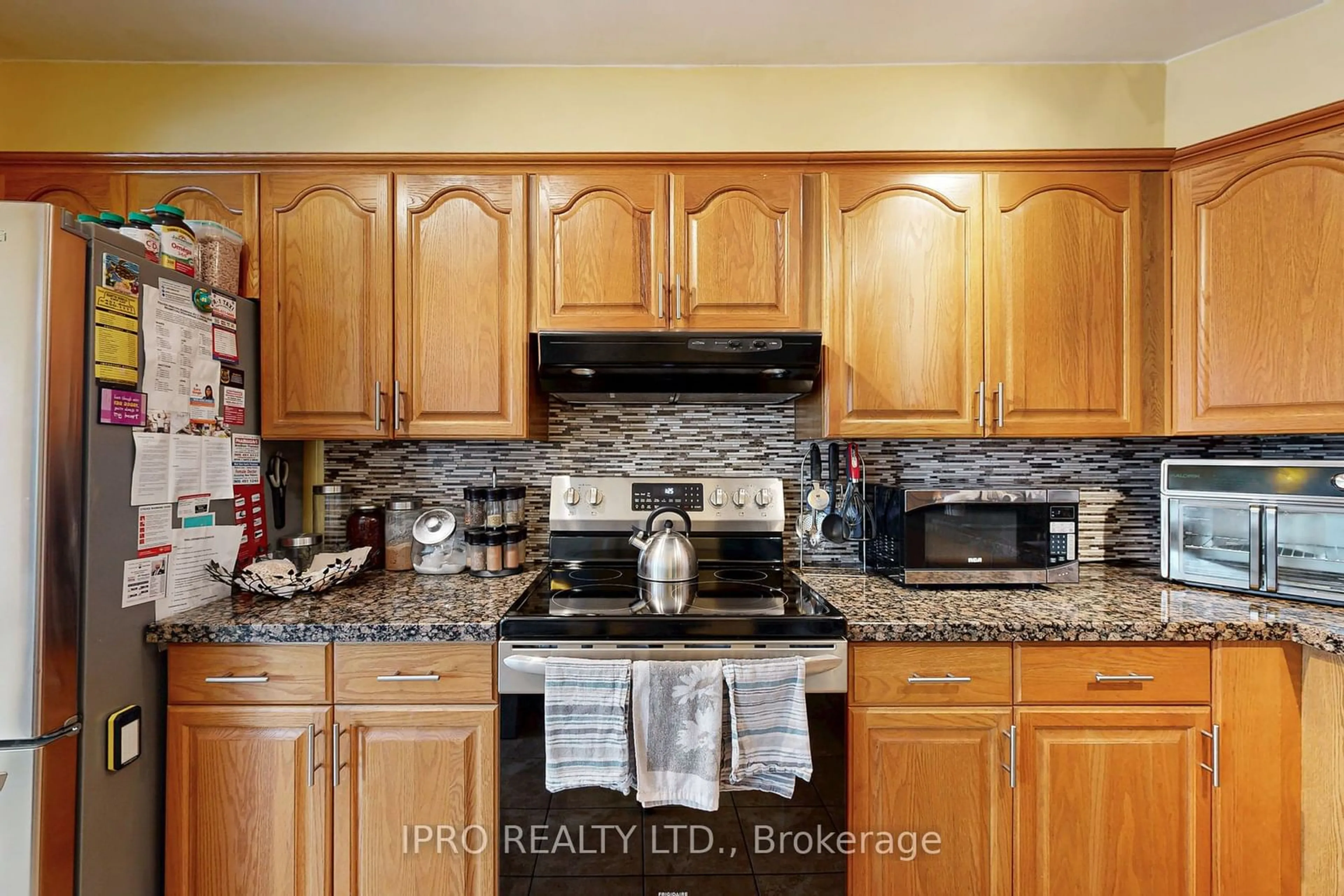 Standard kitchen, unknown for 238 Royal Salisbury Way, Brampton Ontario L6V 3H4