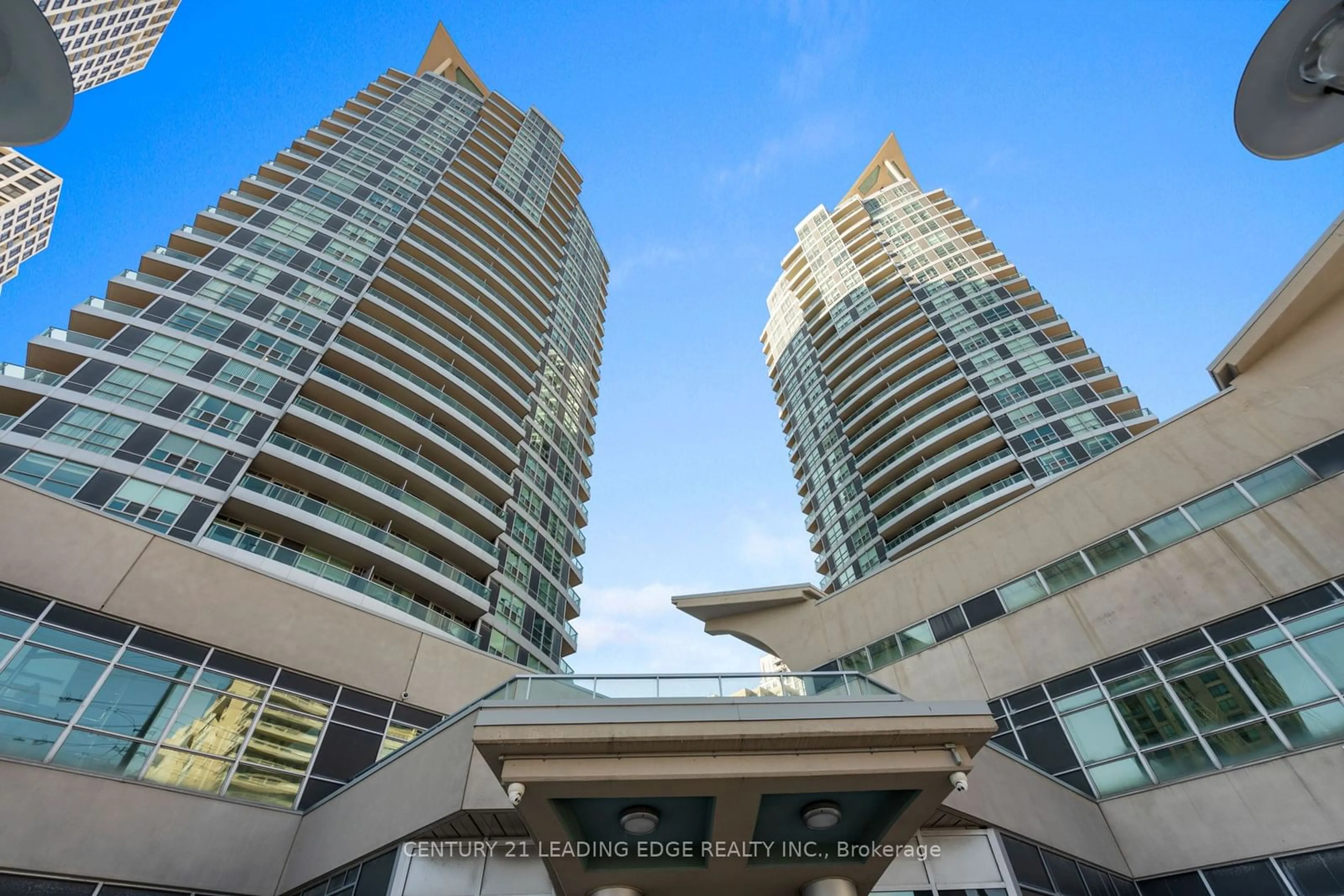 Unknown for 33 ELM Dr #1808, Mississauga Ontario L5B 4M2