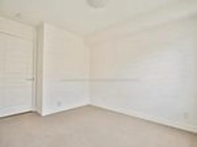 Additional property image - 70 Eastwood Park Gdns Unit TH 4