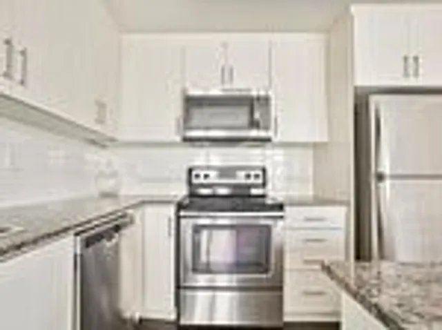 Additional property image - 70 Eastwood Park Gdns Unit TH 4