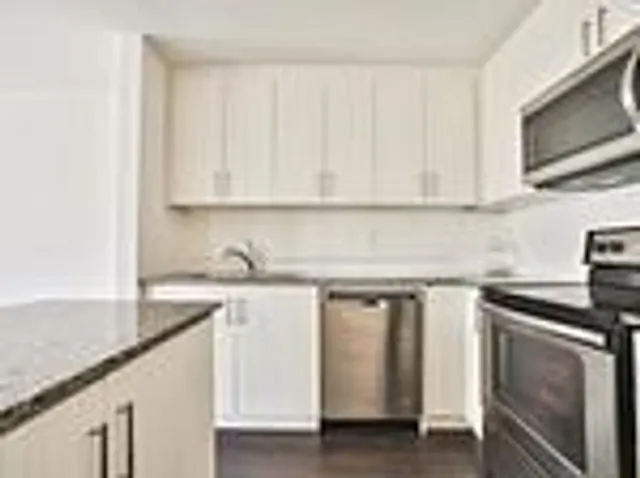 Additional property image - 70 Eastwood Park Gdns Unit TH 4