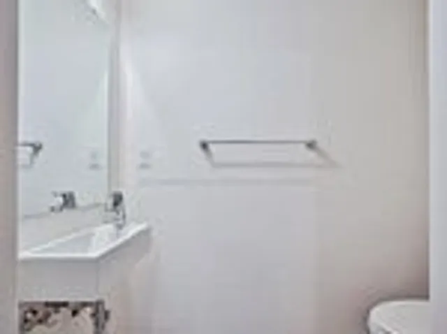 Additional property image - 70 Eastwood Park Gdns Unit TH 4