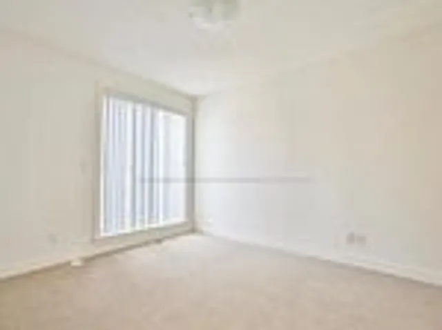 Additional property image - 70 Eastwood Park Gdns Unit TH 4