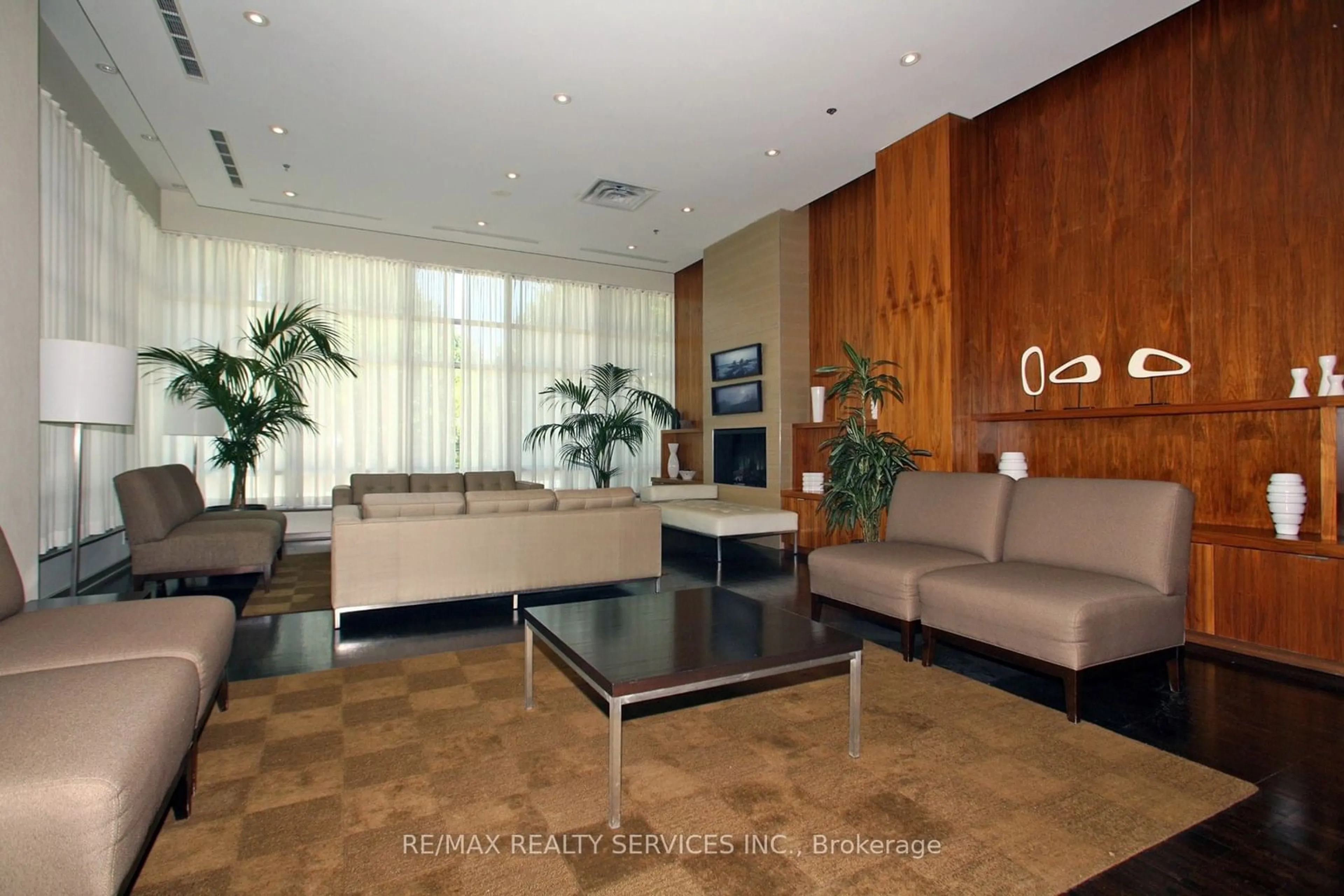 Lobby for 33 Elm Dr #1608, Mississauga Ontario L5B 4M2