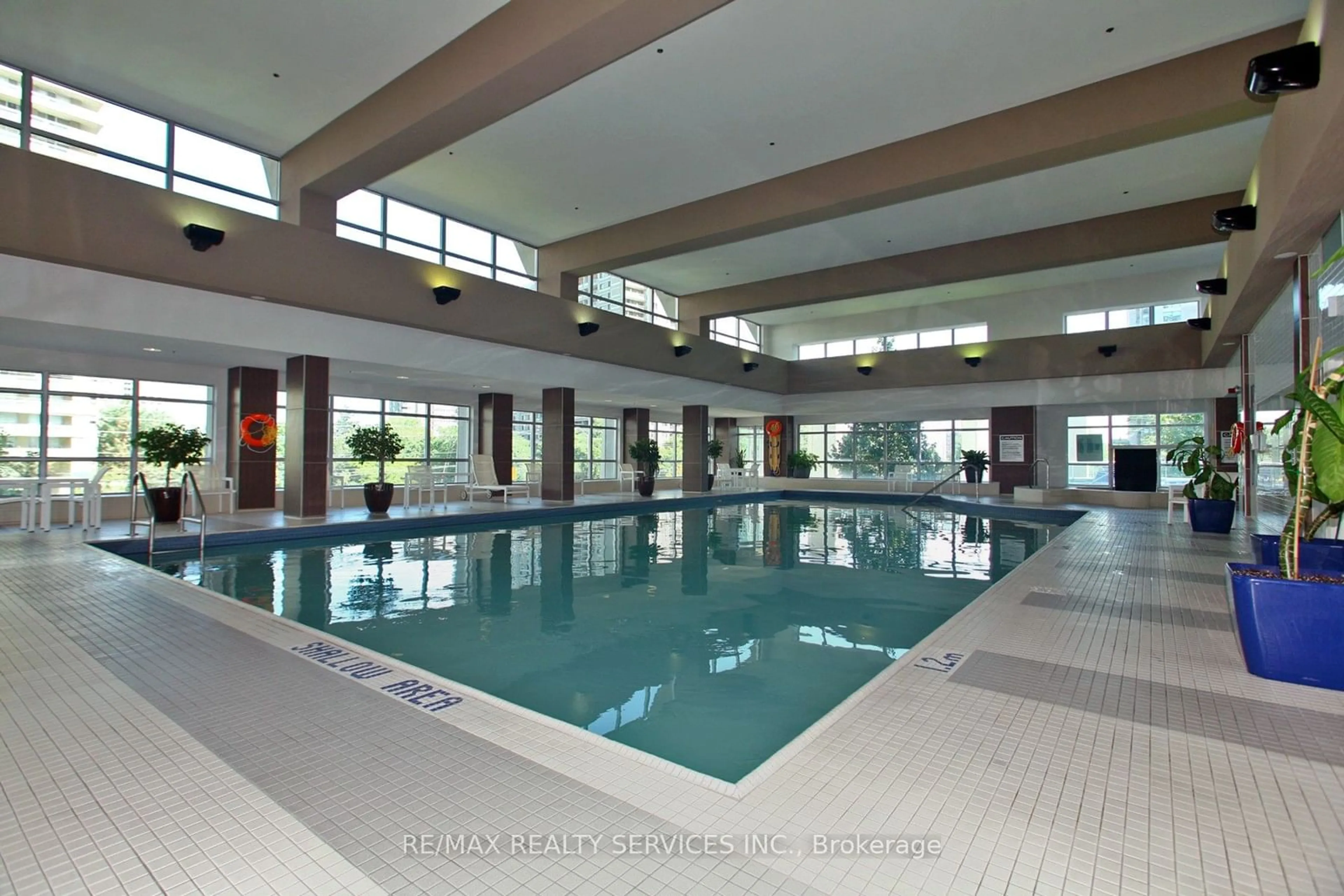 Pool for 33 Elm Dr #1608, Mississauga Ontario L5B 4M2